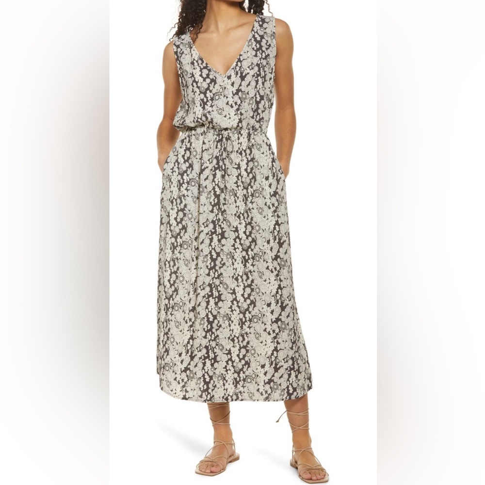 Treasure & Bond Sleeveless Midi Dress